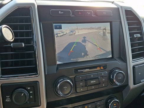 Used 2021 Ford F250 Lariat image 19