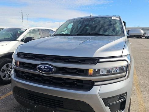 Used 2024 Ford Expedition XLT image 2