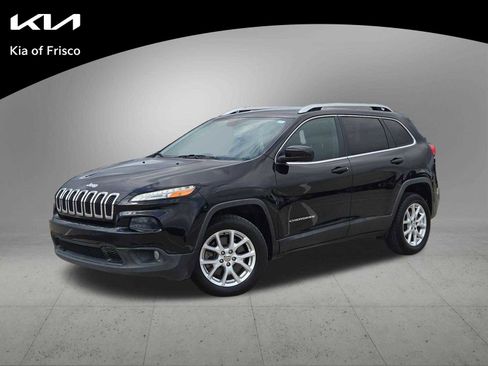 Used 2017 Jeep Cherokee Latitude image 1