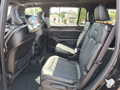 New 2025 Jeep Grand Cherokee L Overland w/ Luxury Tech Group IV AWD/4WD image 8