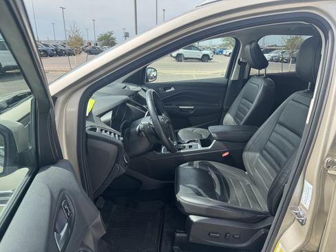 Used 2018 Ford Escape Titanium w/ Ford Safe & Smart Package AWD/4WD image 8