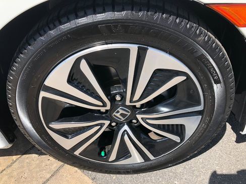 Used 2016 Honda Civic EX-L image 9