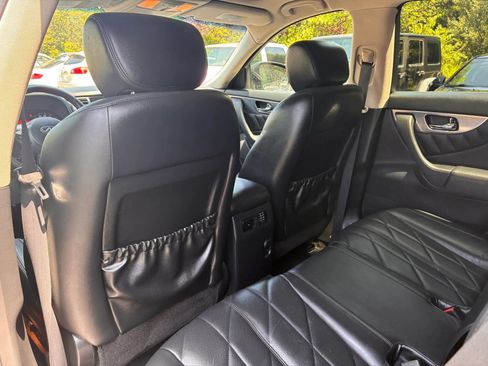 Used 2011 INFINITI FX35 AWD w/ Premium Pkg image 32