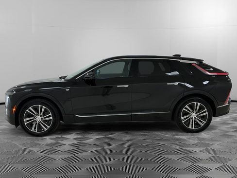 Certified 2023 Cadillac Lyriq AWD image 2