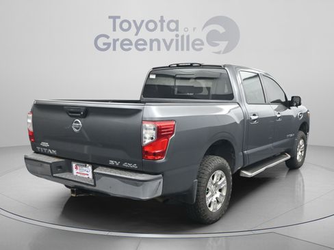 Used 2017 Nissan Titan SV AWD/4WD image 15