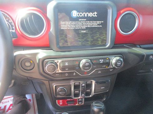 Used 2023 Jeep Gladiator Rubicon w/ Trailer Tow Package image 5