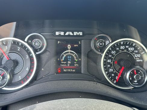 Used 2024 RAM 5500 Tradesman w/ Chrome Appearance Group RWD image 13