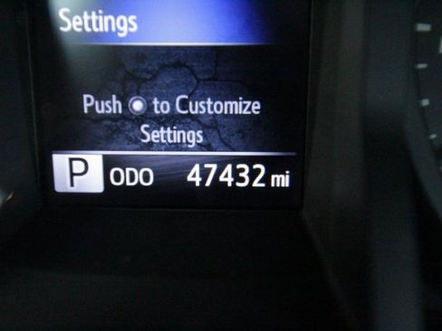 Used 2018 Toyota Tacoma SR5 image 24