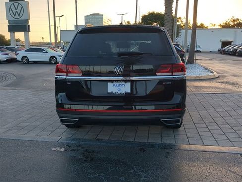 Certified 2022 Volkswagen Atlas SE image 5