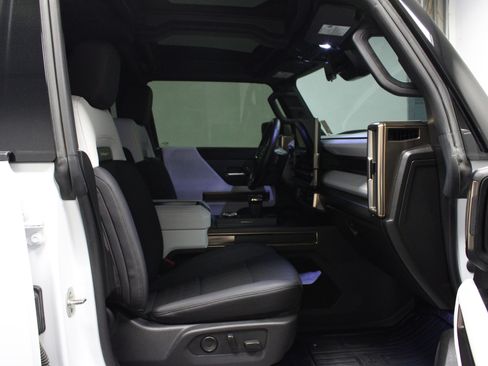 Used 2025 GMC Hummer EV 3X w/ Extreme Off-Road Package AWD/4WD image 15