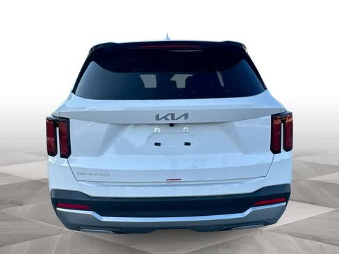 Used 2026 Kia Sorento S w/ S Panoramic Sunroof Package FWD image 7
