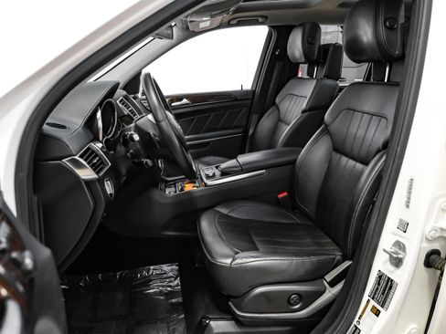 Used 2014 Mercedes-Benz GL 450 4MATIC image 26