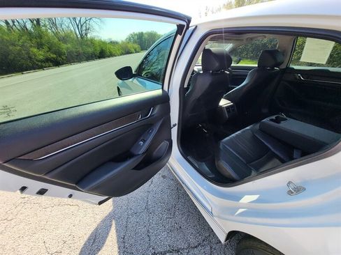 Used 2018 Honda Accord Touring image 25