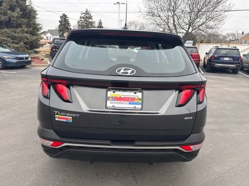 Certified 2023 Hyundai Tucson SE image 4