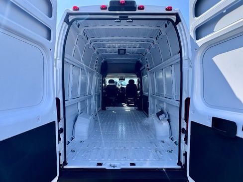 Used 2025 RAM ProMaster 3500 w/ Safety Group FWD image 7