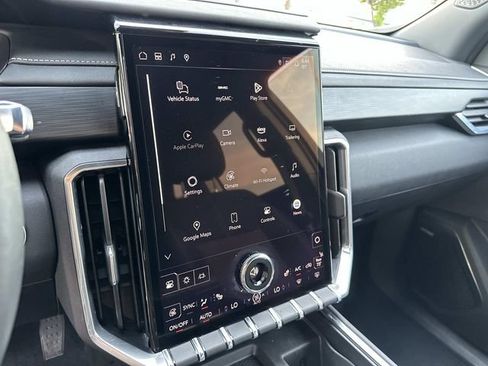 Used 2025 GMC Acadia Elevation FWD image 23