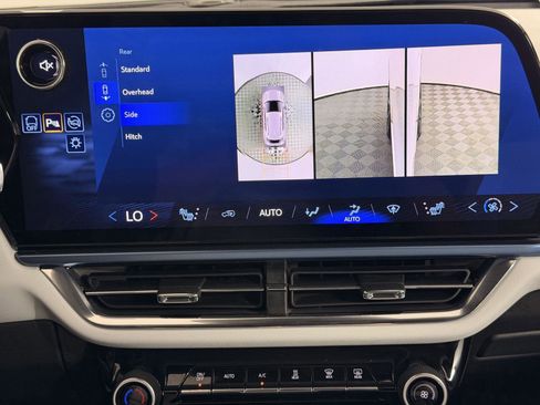 Used 2024 Chevrolet Equinox EV LT image 46