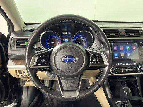 Used 2018 Subaru Outback 3.6R Limited AWD/4WD image 12