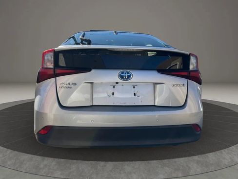 Used 2019 Toyota Prius LE image 6