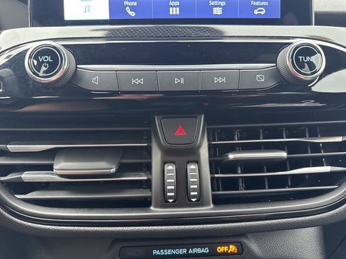 Used 2025 Ford Escape ST-Line Select image 16