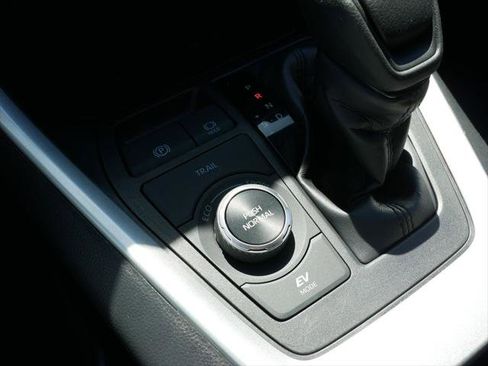 Certified 2025 Toyota RAV4 XLE AWD/4WD image 22