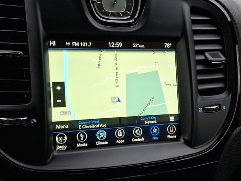 Used 2019 Chrysler 300 S w/ 300S Alloy Package image 14