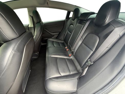 Used 2019 Tesla Model 3 RWD image 16