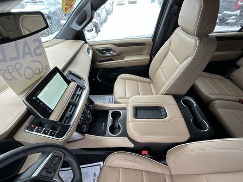 Used 2024 Chevrolet Suburban Premier image 20