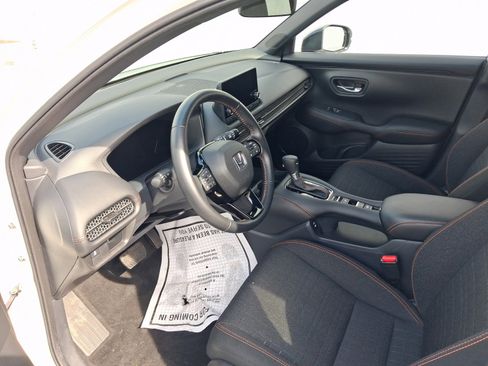 Used 2025 Honda HR-V Sport image 4