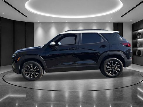 Certified 2024 Chevrolet TrailBlazer ACTIV w/ Convenience Package AWD/4WD image 3