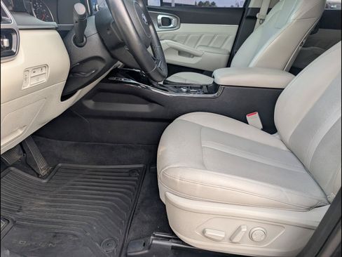 Used 2021 Kia Sorento SX AWD/4WD image 11