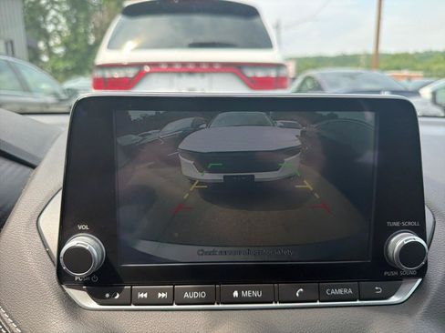 Used 2022 Nissan Sentra SV FWD image 26