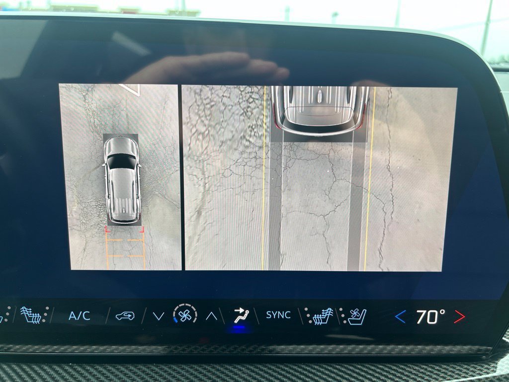 New 2026 Chevrolet Traverse High Country FWD image 32