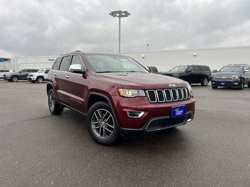 Used 2017 Jeep Grand Cherokee Limited image 2