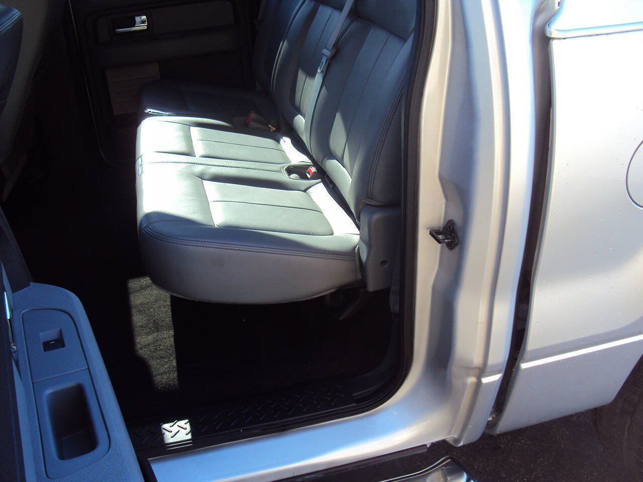 Used 2014 Ford F150 XLT w/ Equipment Group 302A Luxury AWD/4WD image 8