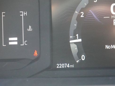 Used 2025 Toyota Tacoma SR5 image 24