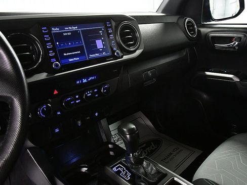 Used 2021 Toyota Tacoma TRD Off-Road image 21