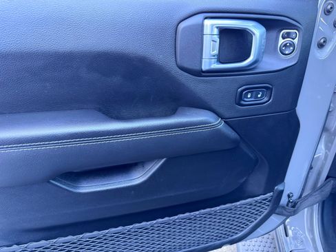 Used 2021 Jeep Wrangler Unlimited Sahara w/ Uconnect 4C Nav & Sound Group image 18