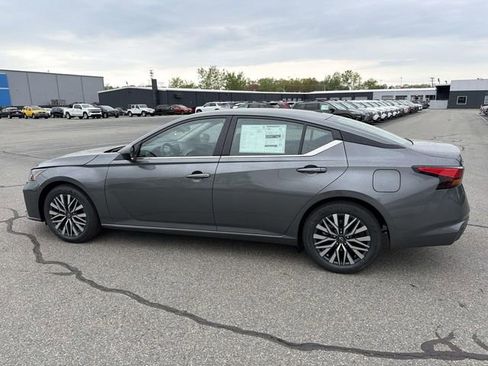 New 2026 Nissan Altima 2.5 SV FWD image 7