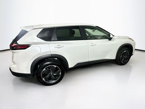 Used 2025 Nissan Rogue SV FWD image 10