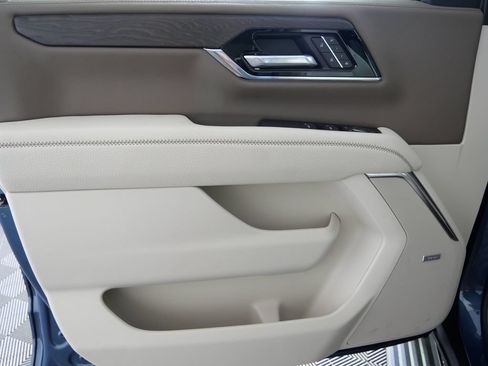 New 2026 GMC Yukon Denali w/ Denali Reserve Package AWD/4WD image 11