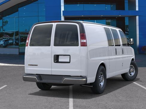 New 2026 Chevrolet Express 2500 w/ Driver Convenience Package RWD image 31