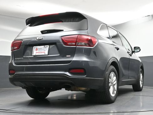 Used 2020 Kia Sorento LX image 29
