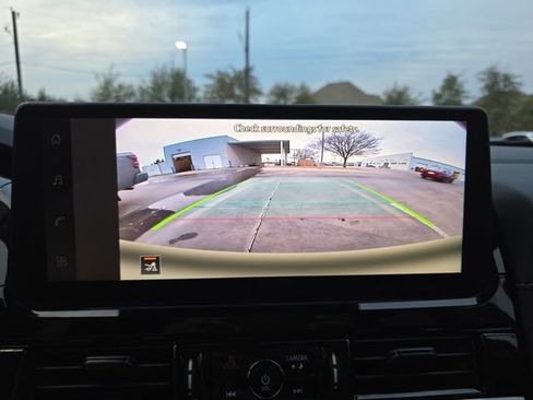 New 2026 Nissan Pathfinder SV image 9