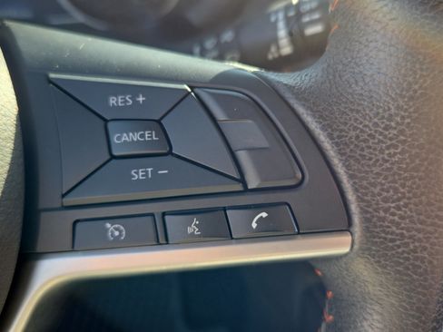 Used 2020 Nissan Kicks SR w/ SR Premium Package FWD image 24