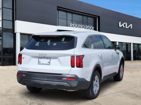 Certified 2023 Kia Sorento LX FWD image 6
