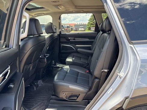 Used 2022 Kia Telluride SX w/ Nightfall Edition Package AWD/4WD image 6