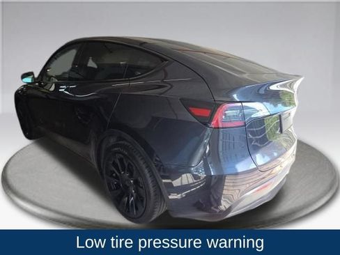 Used 2024 Tesla Model Y Long Range RWD image 9