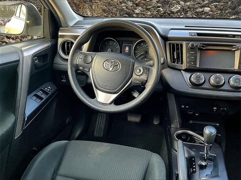 Used 2018 Toyota RAV4 LE w/ Carpet Mat Package image 5