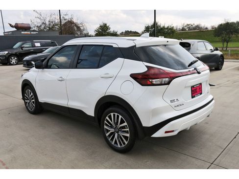 Used 2024 Nissan Kicks SV image 6